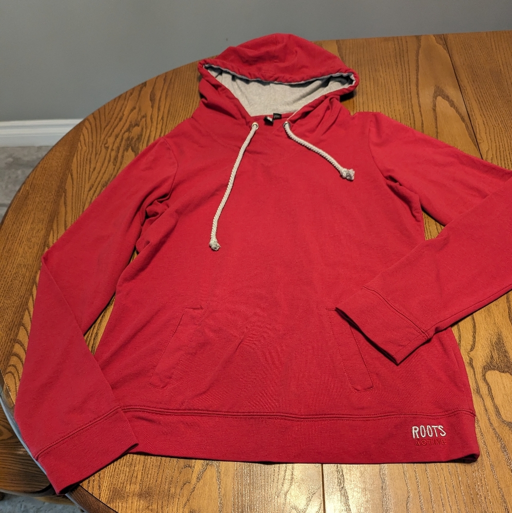 Roots active Hoodie. Size Small